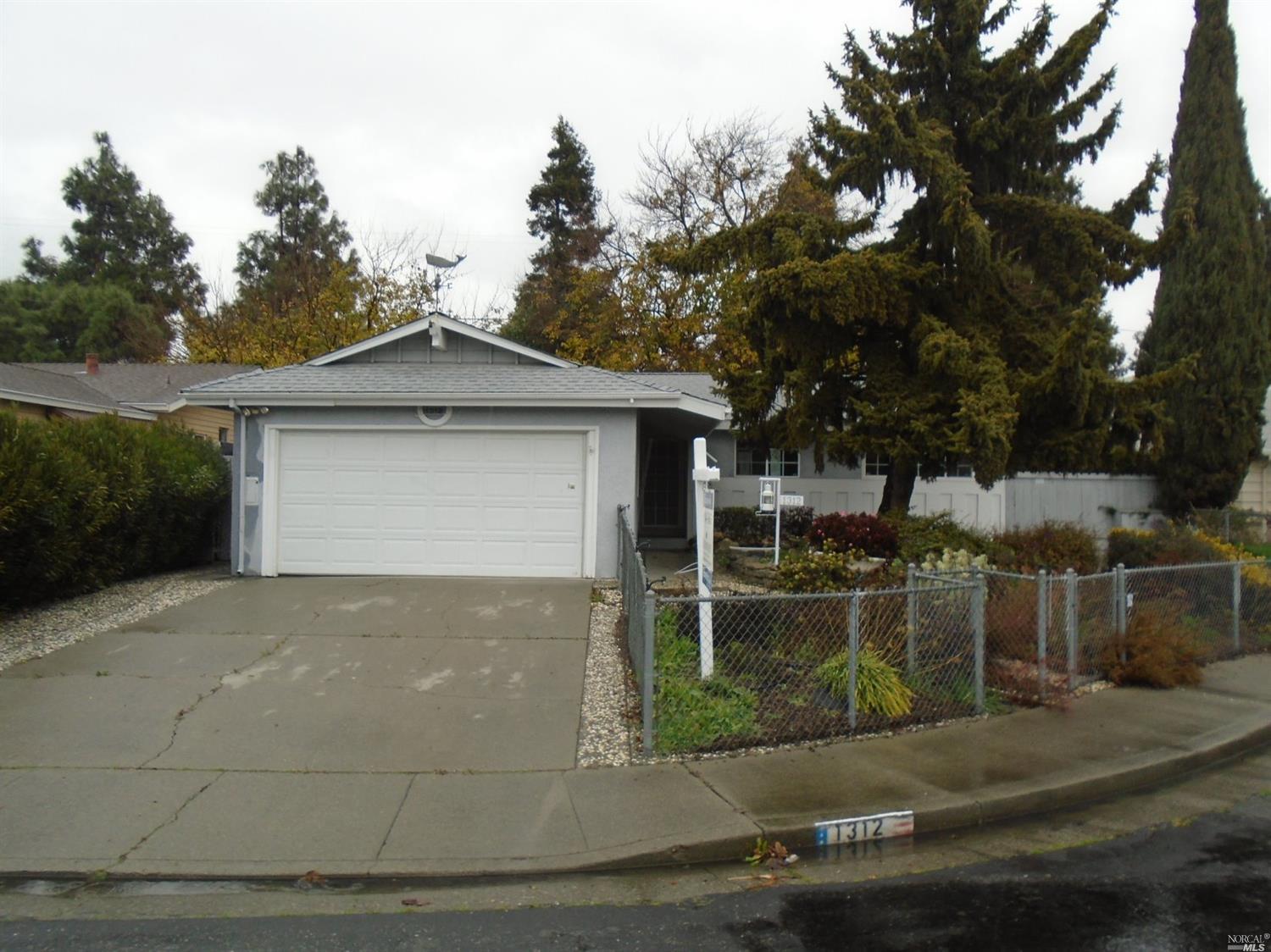 1312 James St, Fairfield, CA 94533 photo 1