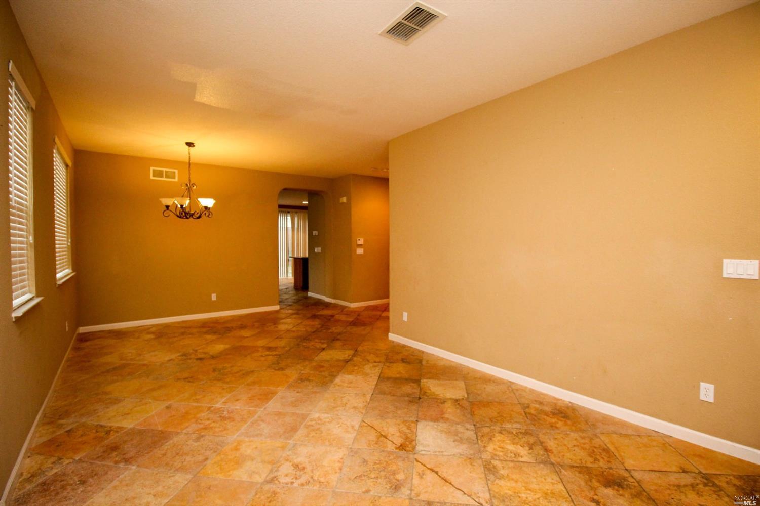 717 Greentree Cir, Fairfield, CA 94534 photo 5