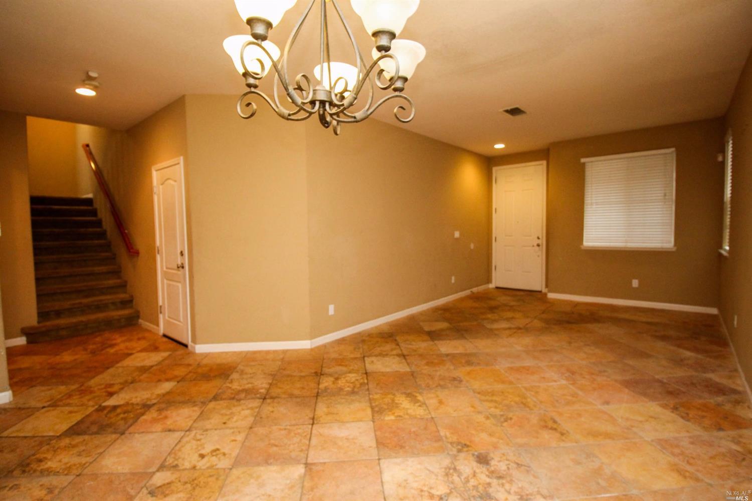 717 Greentree Cir, Fairfield, CA 94534 photo 6