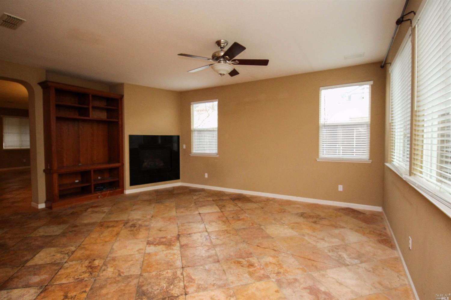 717 Greentree Cir, Fairfield, CA 94534 photo 13