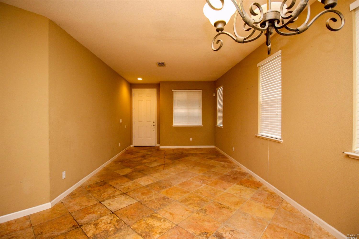 717 Greentree Cir, Fairfield, CA 94534 photo 7