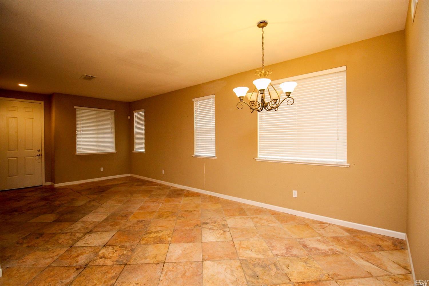 717 Greentree Cir, Fairfield, CA 94534 photo 8