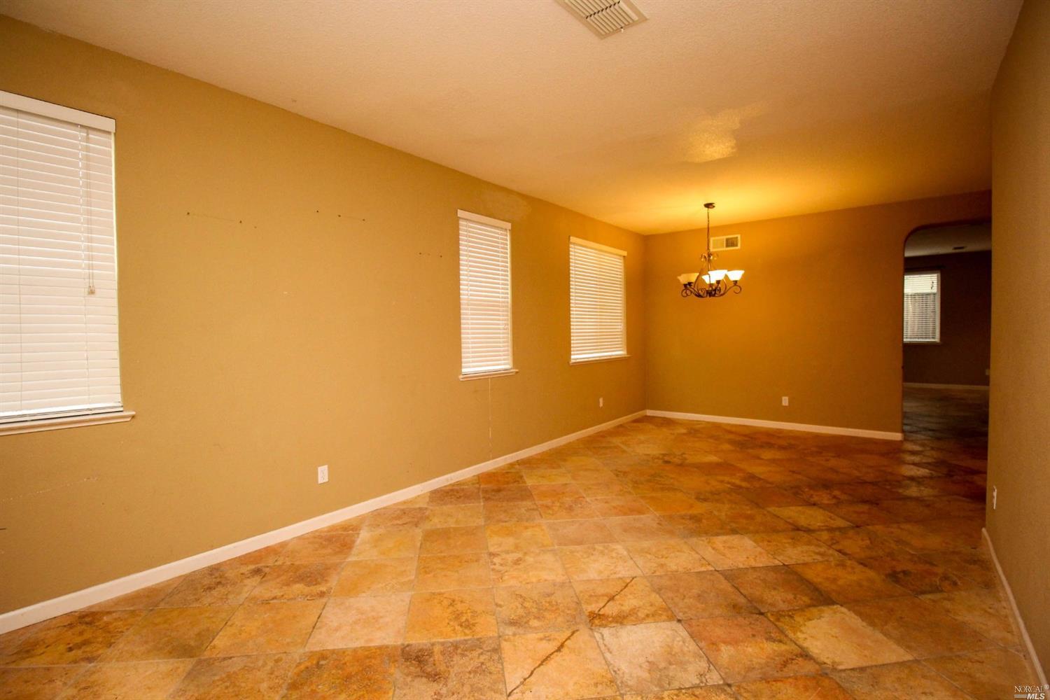 717 Greentree Cir, Fairfield, CA 94534 photo 3