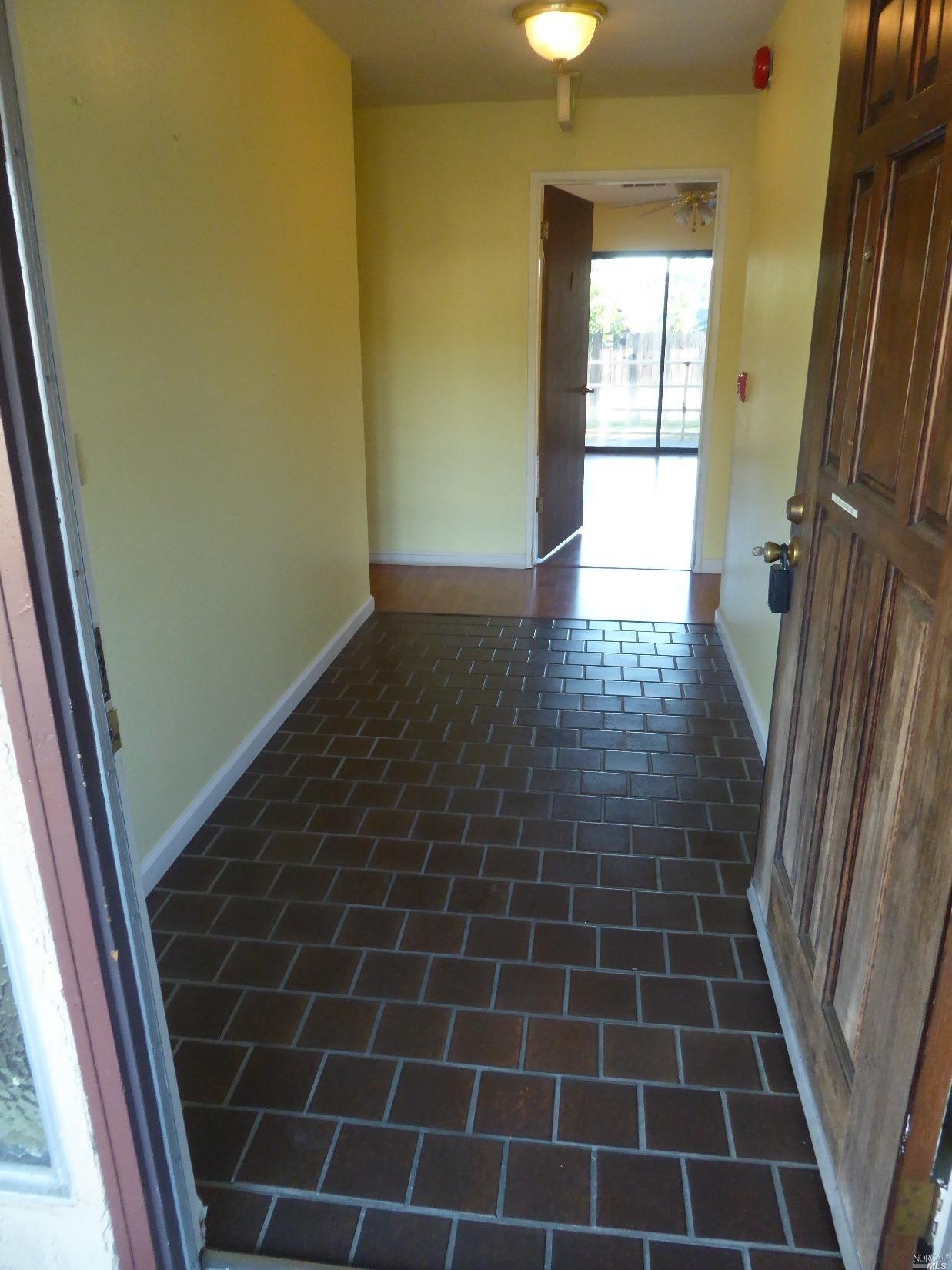2889 Calaveras Dr, Fairfield, CA 94534 photo 7