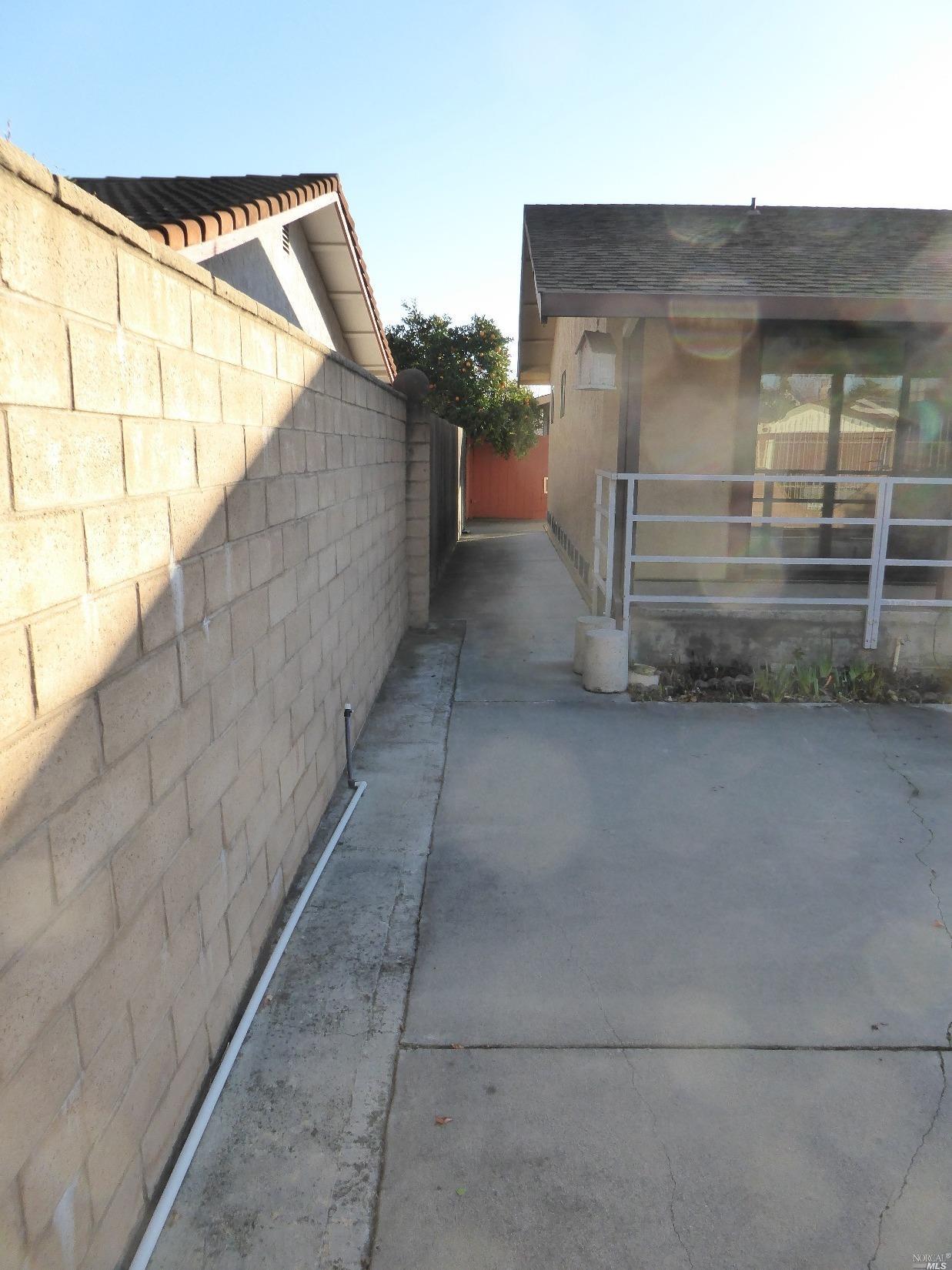 2889 Calaveras Dr, Fairfield, CA 94534 photo 4