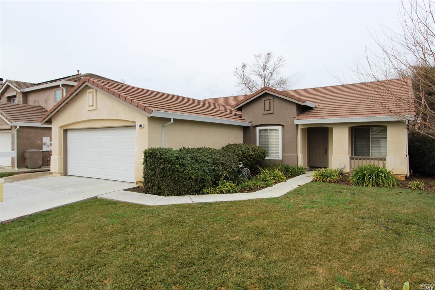 380 Fitzpatrick Ct, Dixon, CA 95620 photo 1