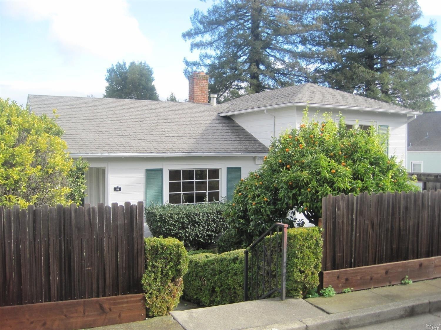 27 La Vuelta St, Vallejo, CA 94590 photo 2