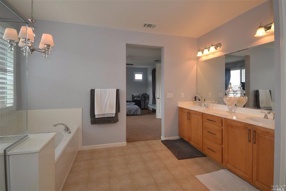 887 Hampton St, Vacaville, CA 95687 photo 23