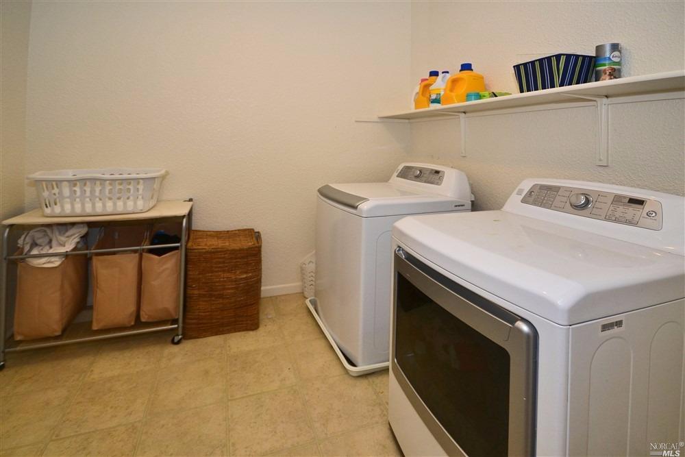887 Hampton St, Vacaville, CA 95687 photo 30
