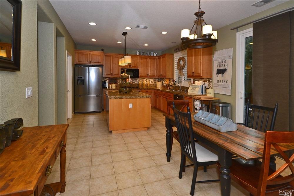887 Hampton St, Vacaville, CA 95687 photo 11
