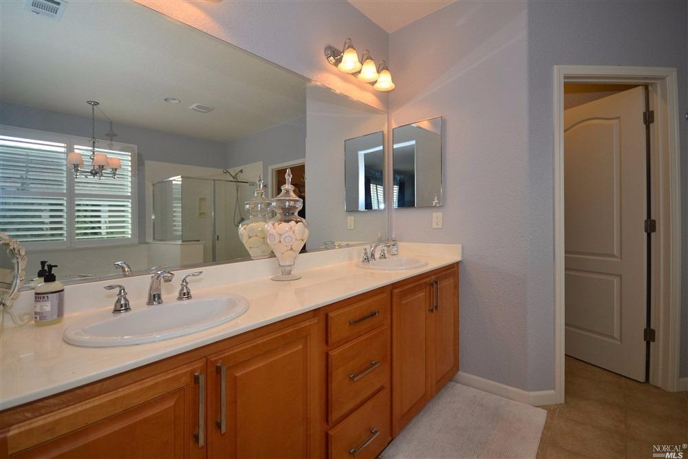 887 Hampton St, Vacaville, CA 95687 photo 22