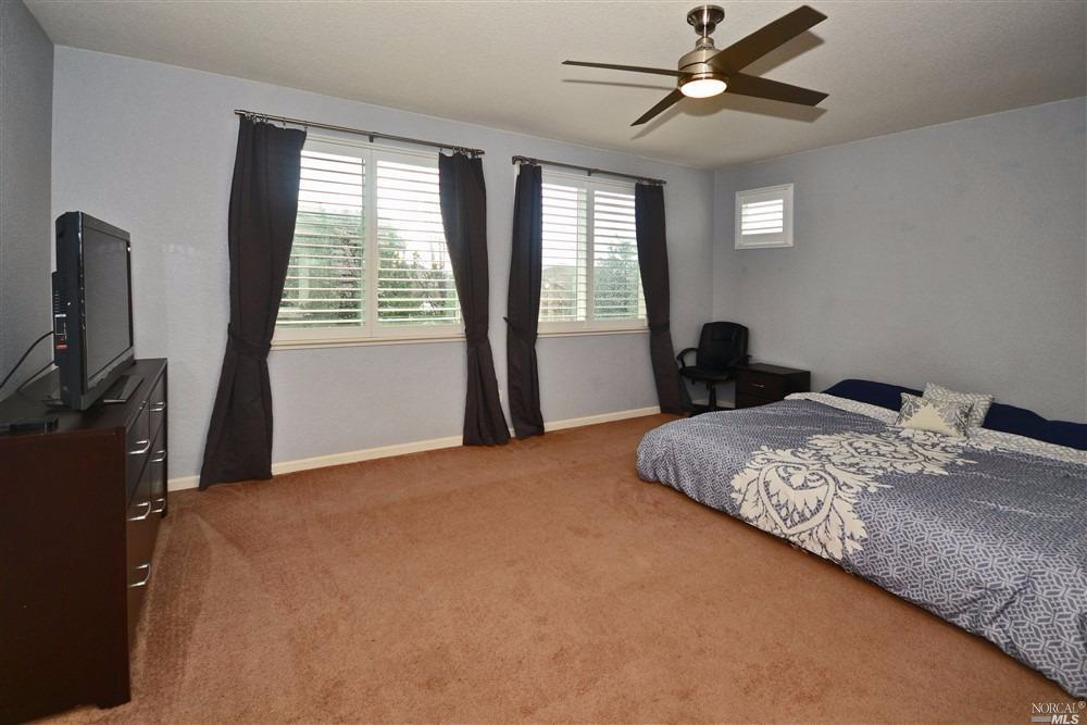 887 Hampton St, Vacaville, CA 95687 photo 20