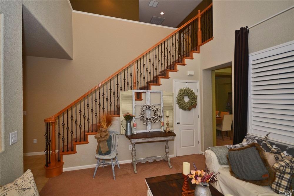 887 Hampton St, Vacaville, CA 95687 photo 3