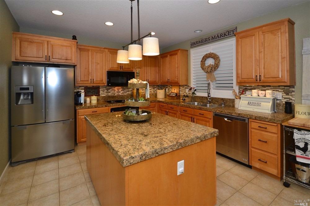 887 Hampton St, Vacaville, CA 95687 photo 13