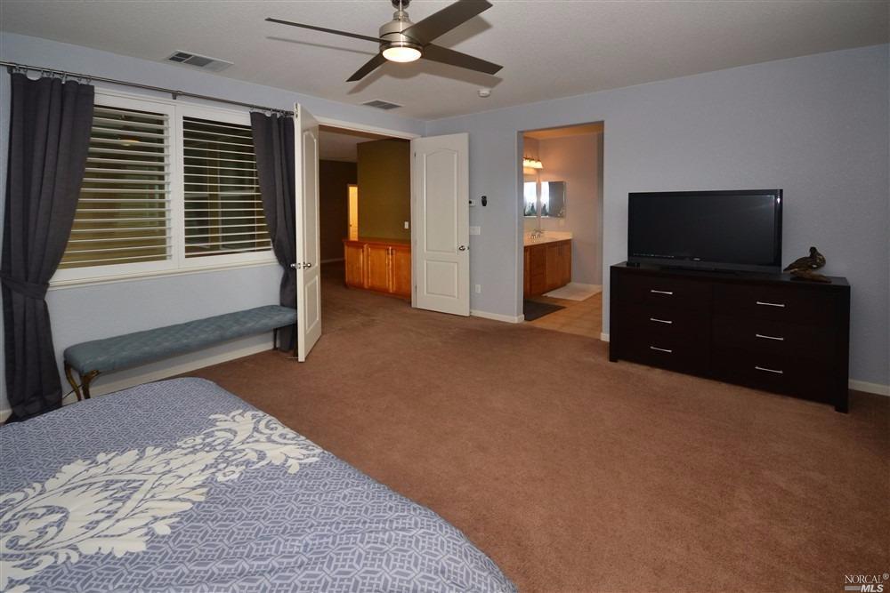 887 Hampton St, Vacaville, CA 95687 photo 19