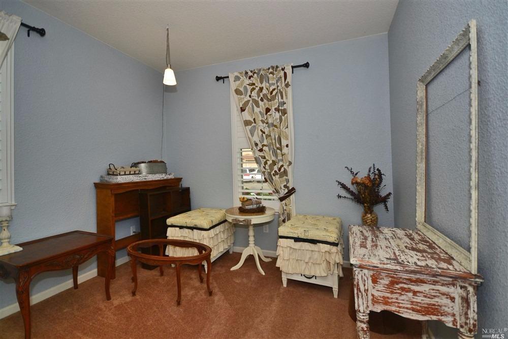 887 Hampton St, Vacaville, CA 95687 photo 6