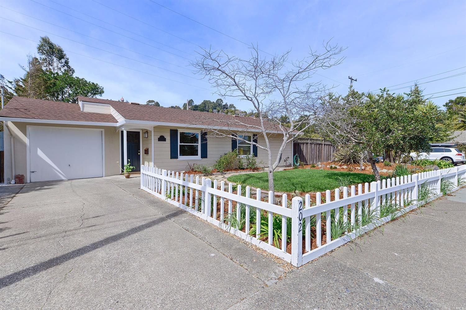 202 Cardinal Rd, Mill Valley, CA 94941 photo 1