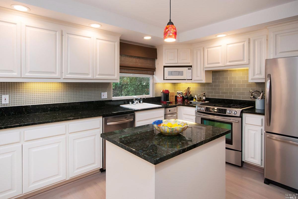 112 Cascade Dr, Fairfax, CA 94930 photo 7