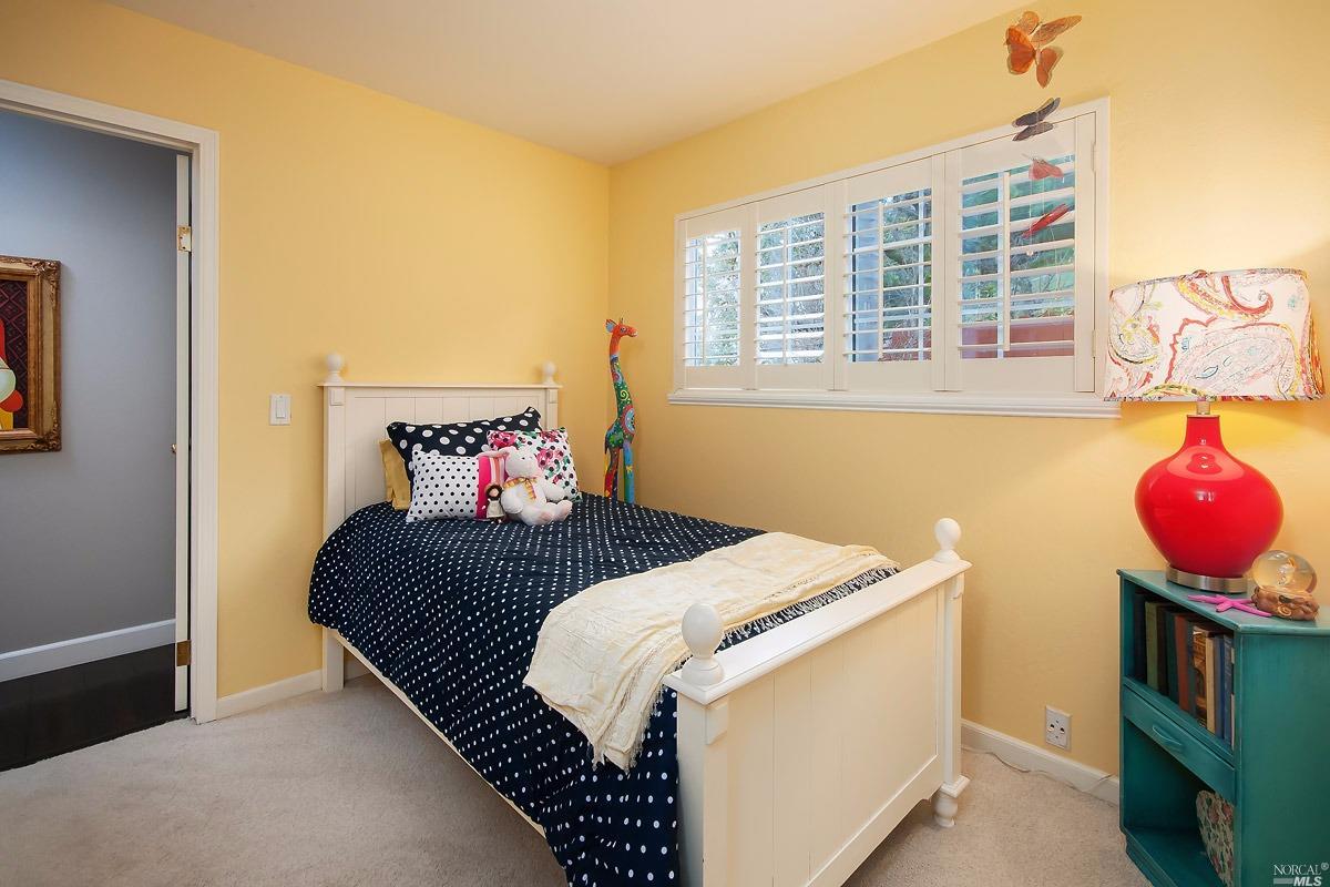 112 Cascade Dr, Fairfax, CA 94930 photo 14