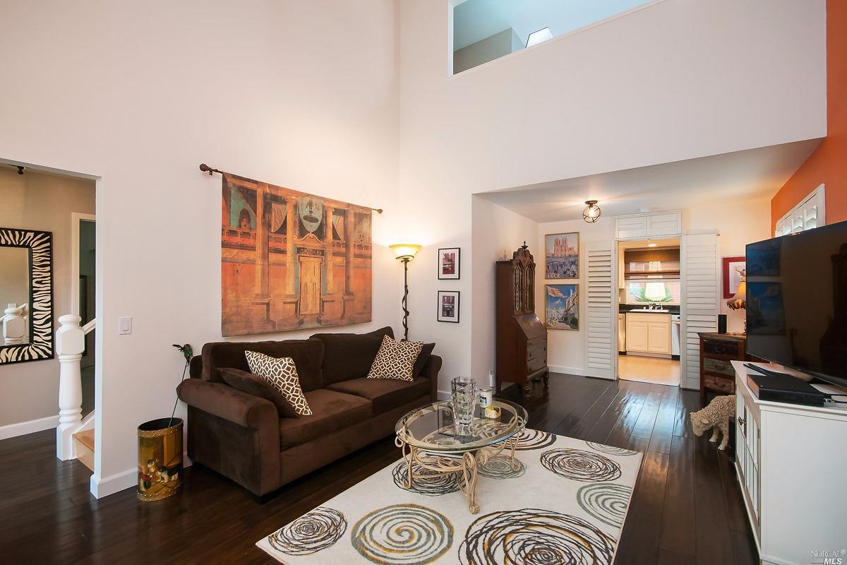 112 Cascade Dr, Fairfax, CA 94930 photo 3