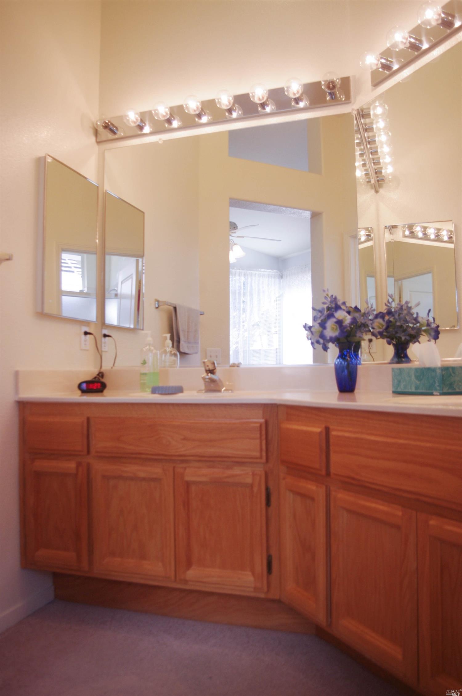 302 Bartlett Ln, Vacaville, CA 95687 photo 33