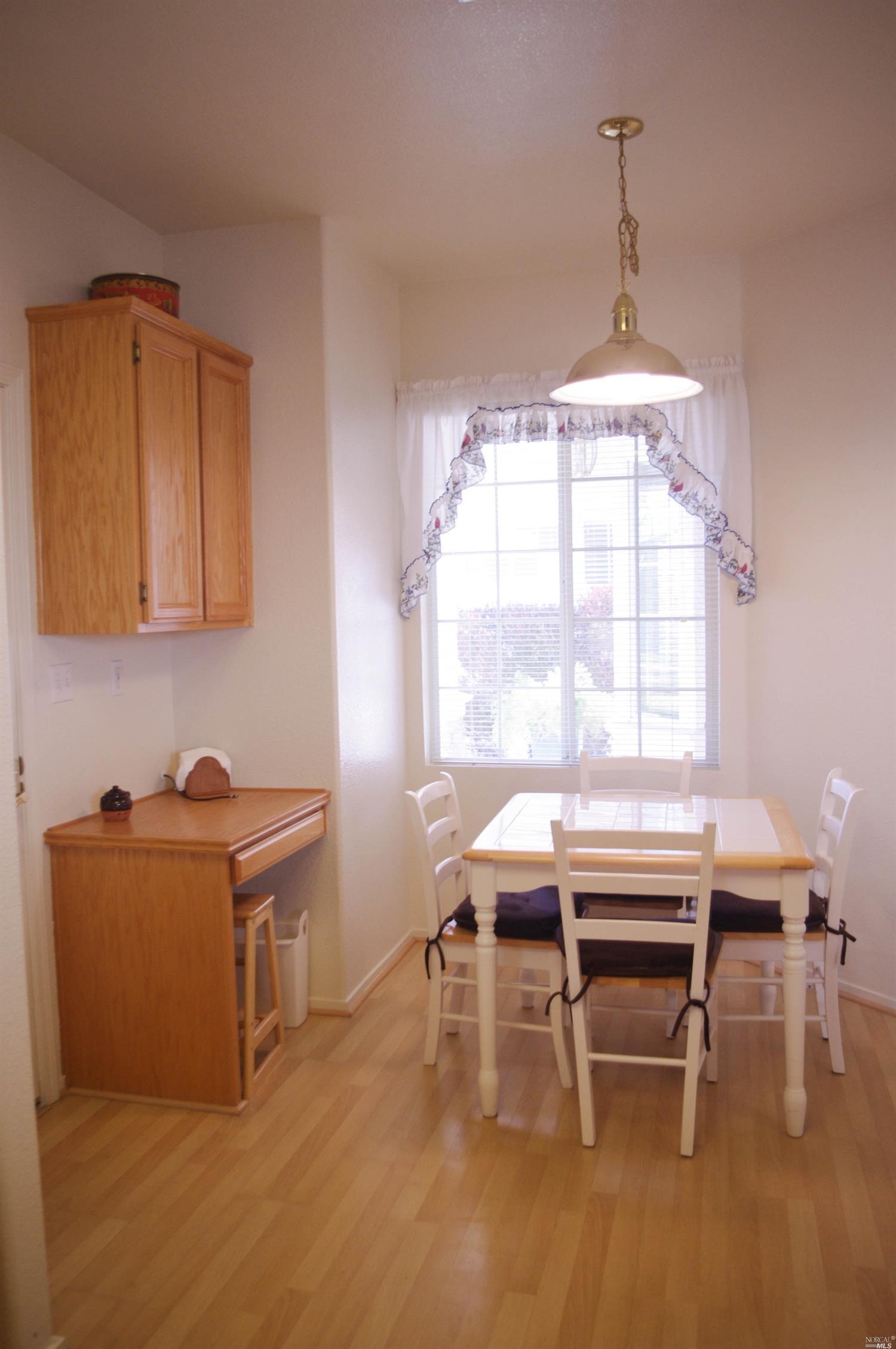 302 Bartlett Ln, Vacaville, CA 95687 photo 7
