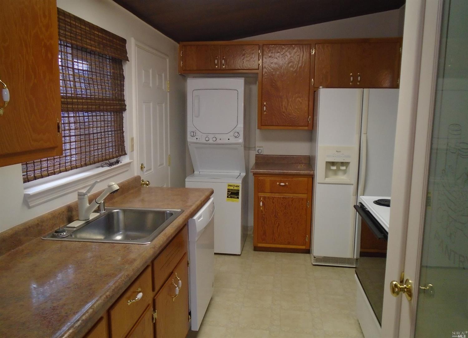2210 Teakwood St, Vallejo, CA 94591 photo 5