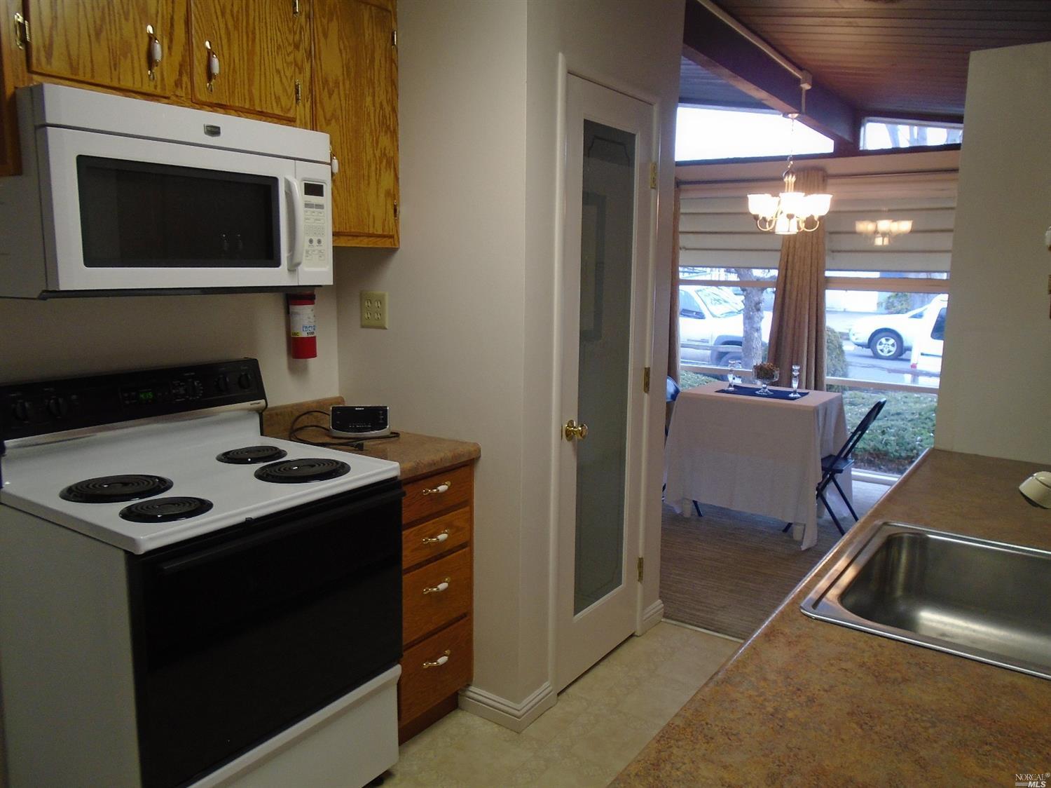 2210 Teakwood St, Vallejo, CA 94591 photo 9