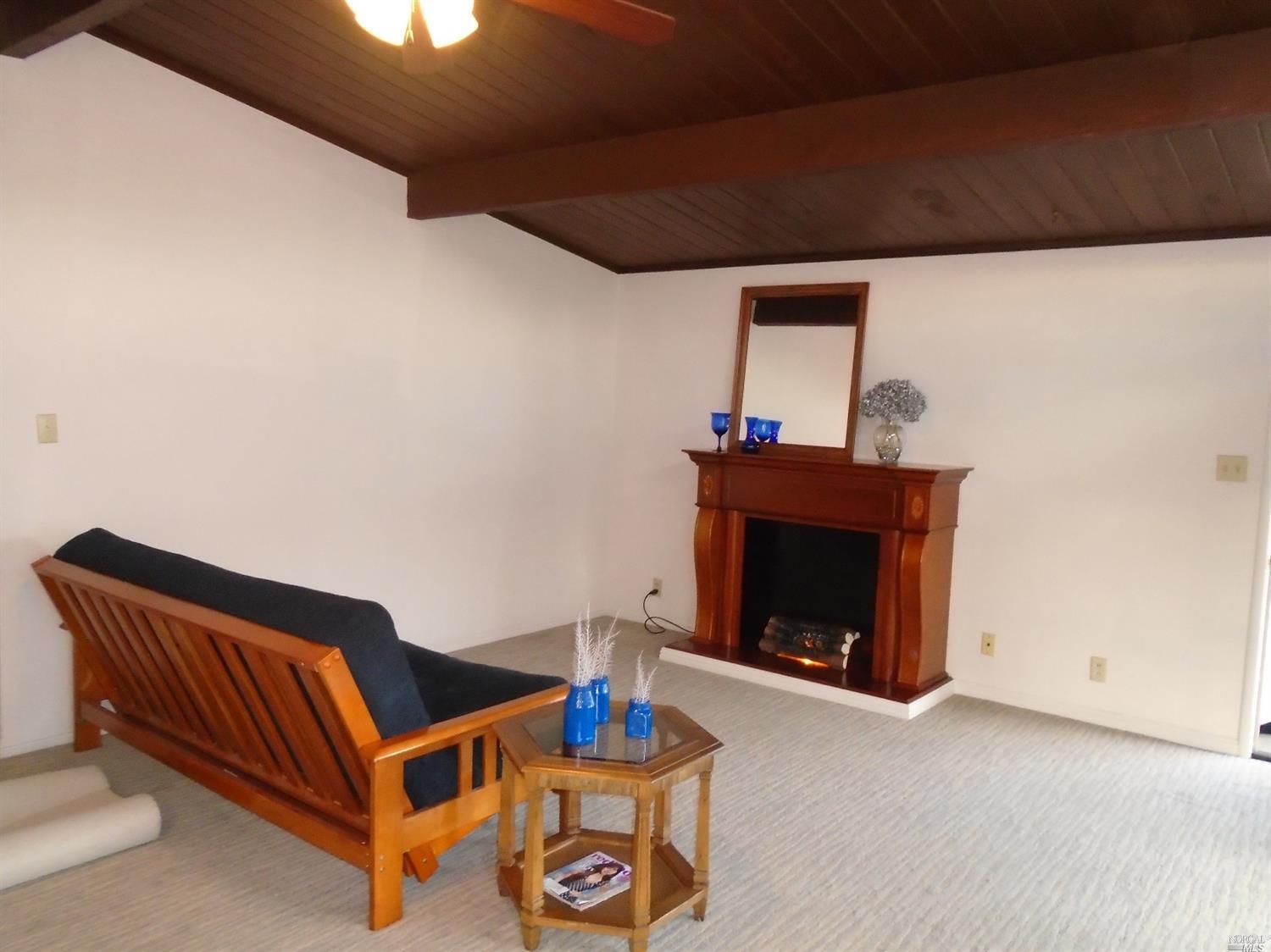 2210 Teakwood St, Vallejo, CA 94591 photo 4