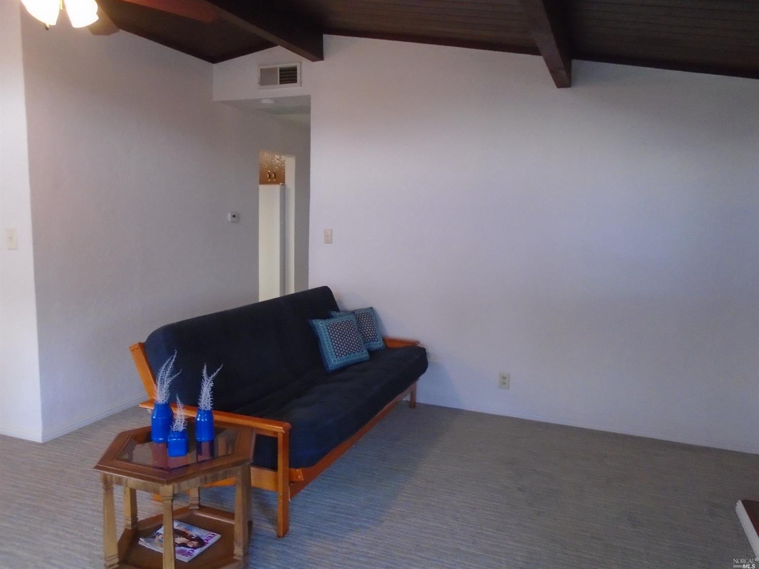 2210 Teakwood St, Vallejo, CA 94591 photo 3