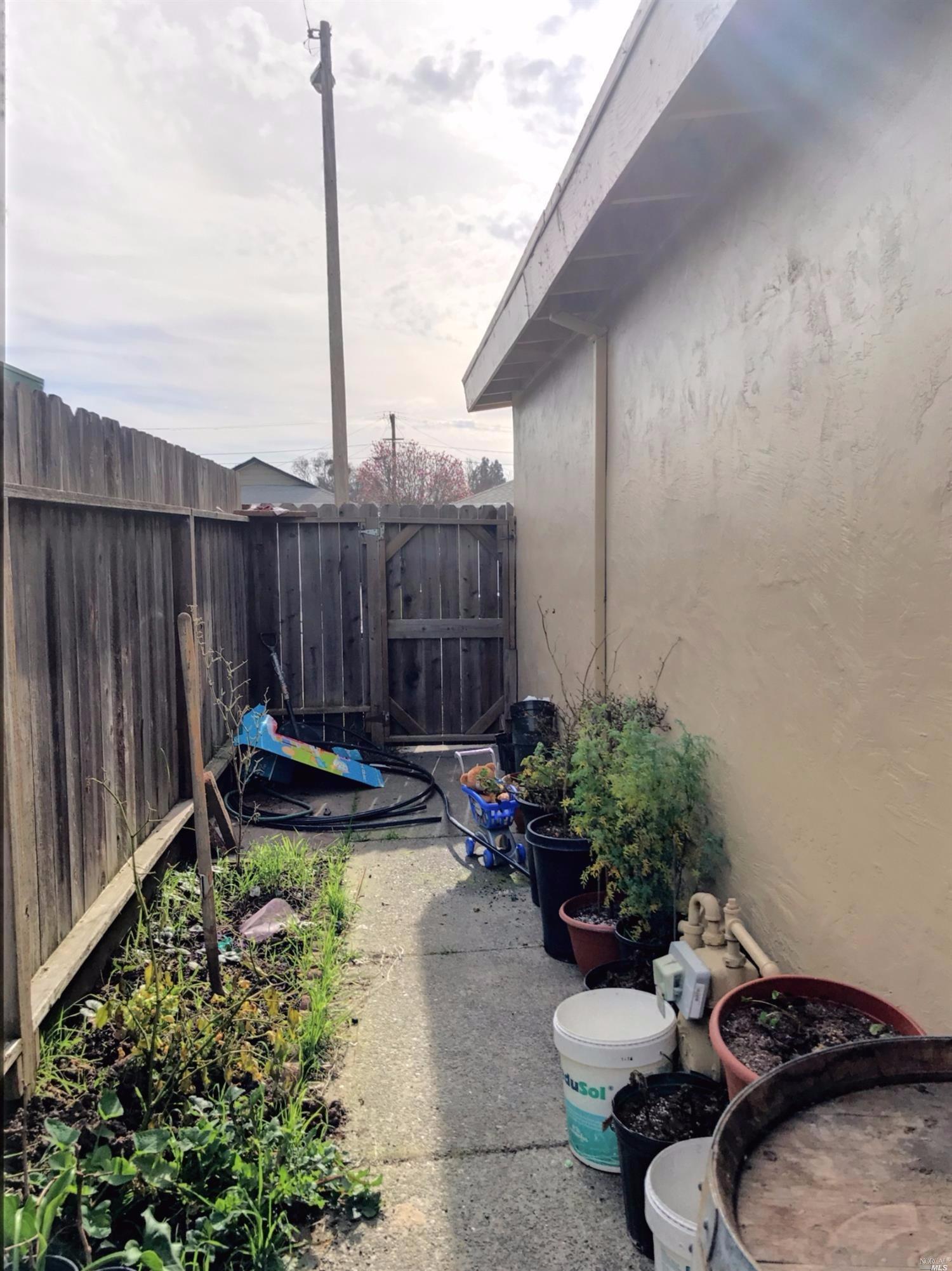 512 E Colorado St, Fairfield, CA 94533 photo 37