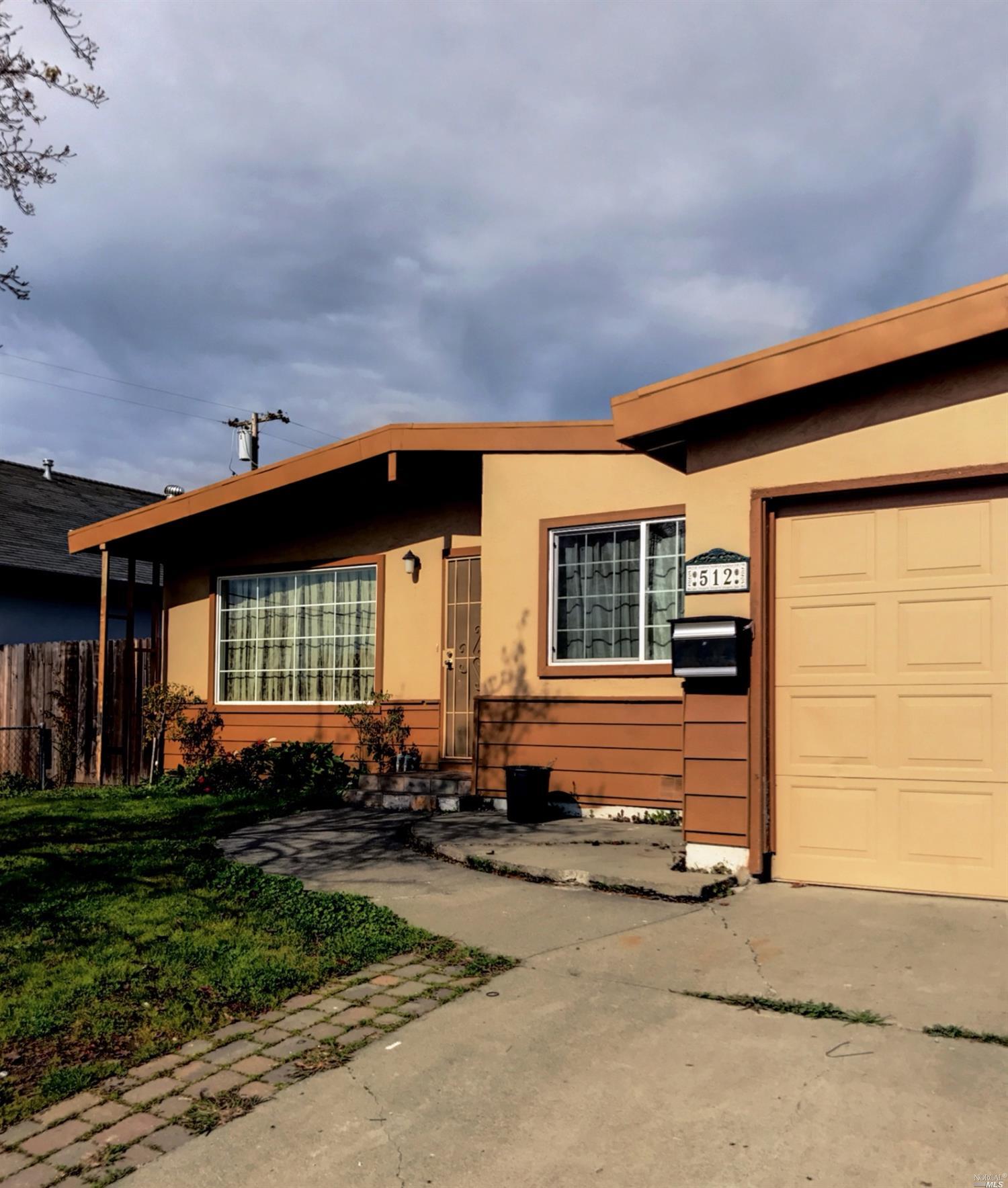 512 E Colorado St, Fairfield, CA 94533 photo 2