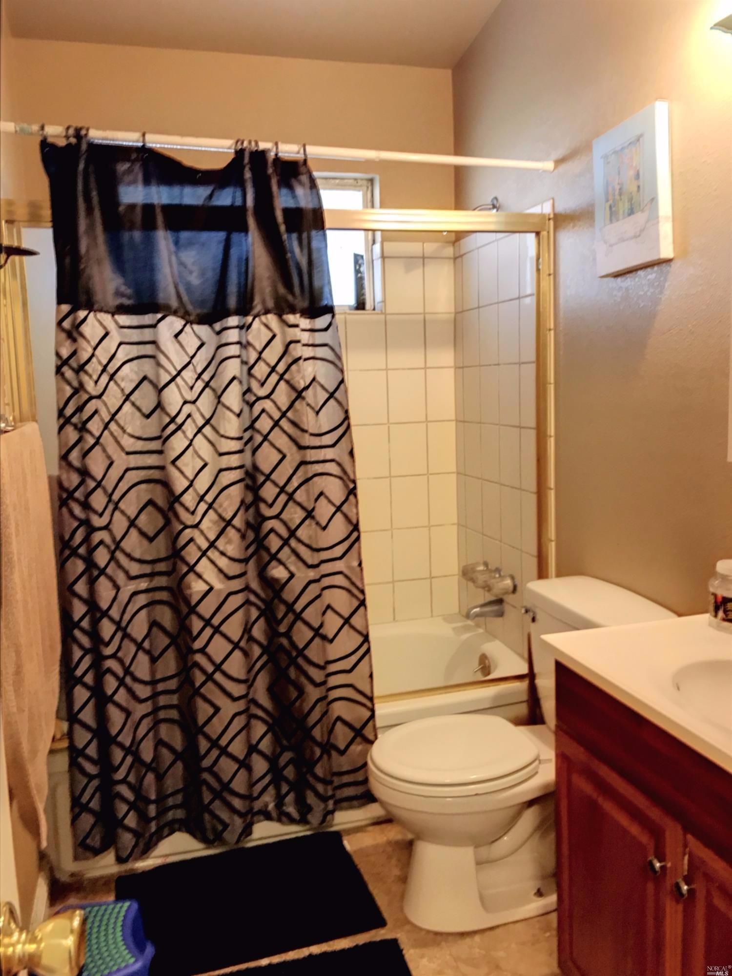 512 E Colorado St, Fairfield, CA 94533 photo 21