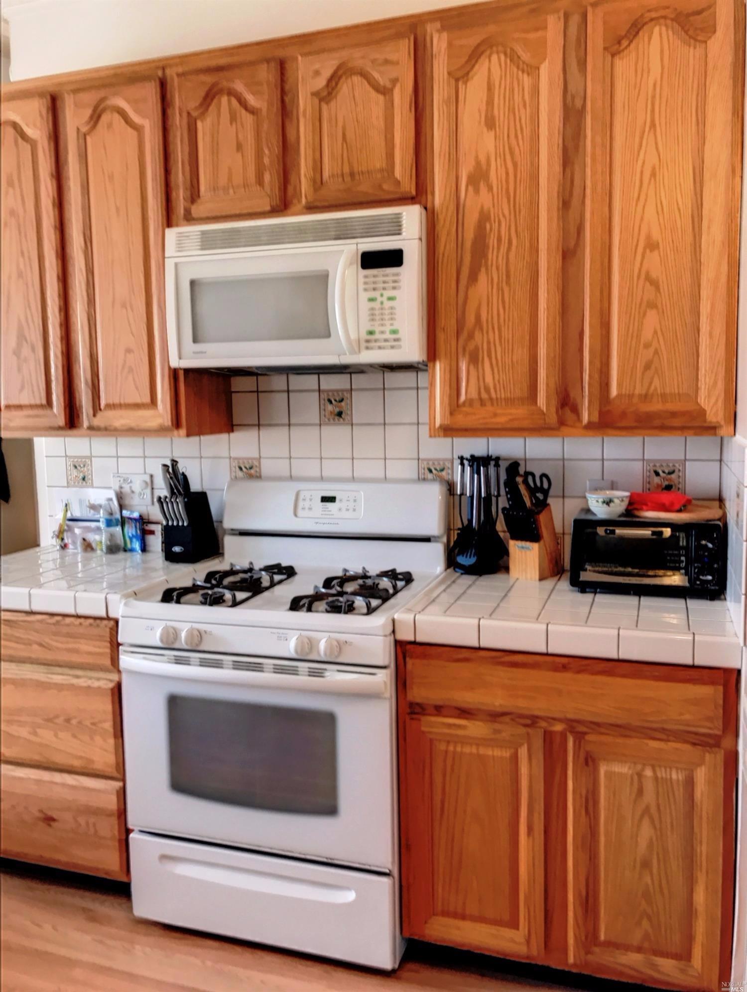 512 E Colorado St, Fairfield, CA 94533 photo 9