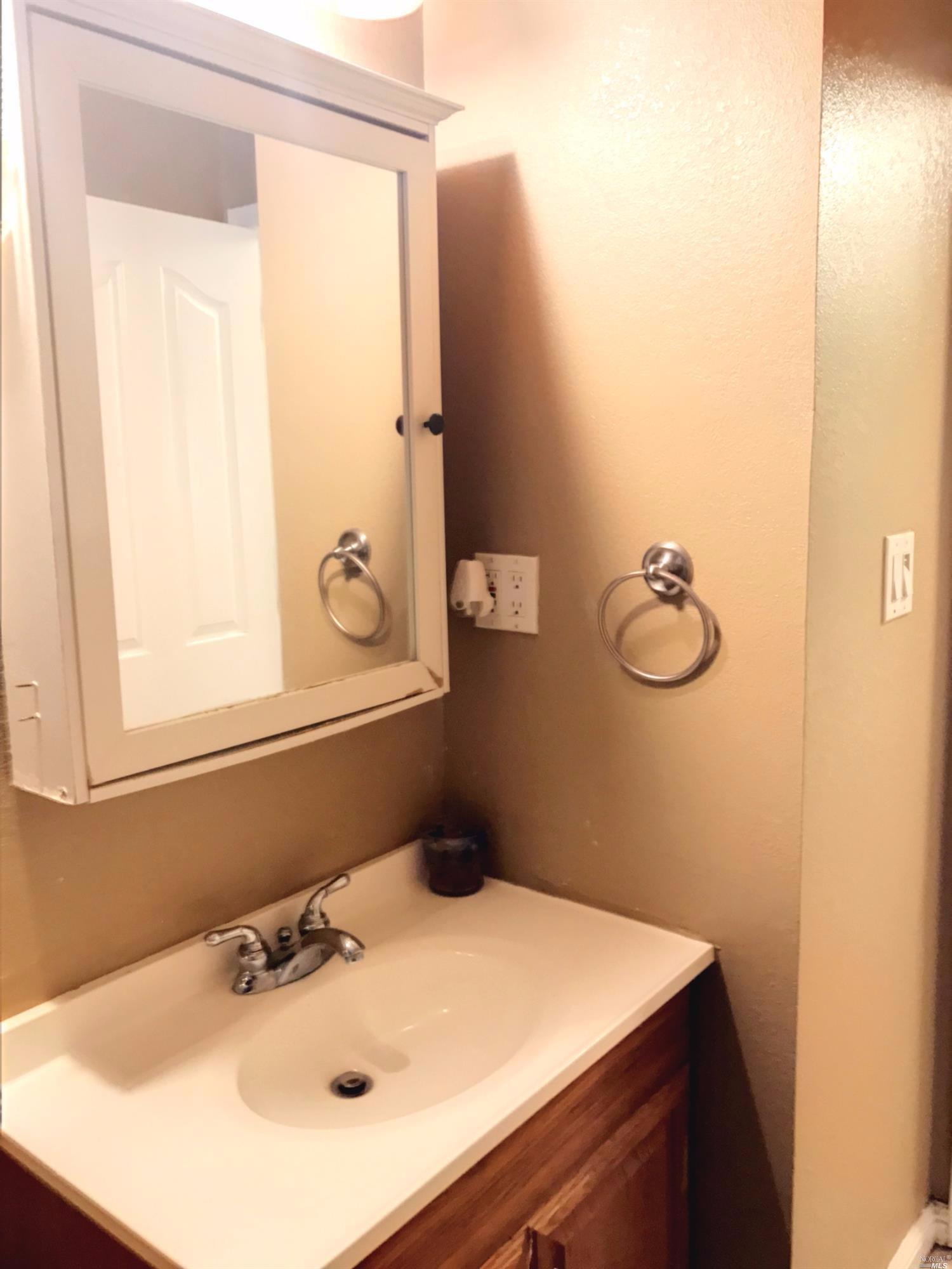 512 E Colorado St, Fairfield, CA 94533 photo 22