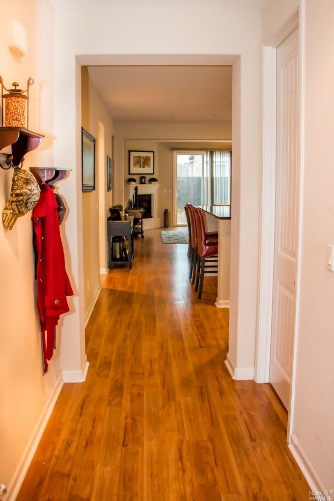 472 Cache Ct, Vacaville, CA 95688 photo 2