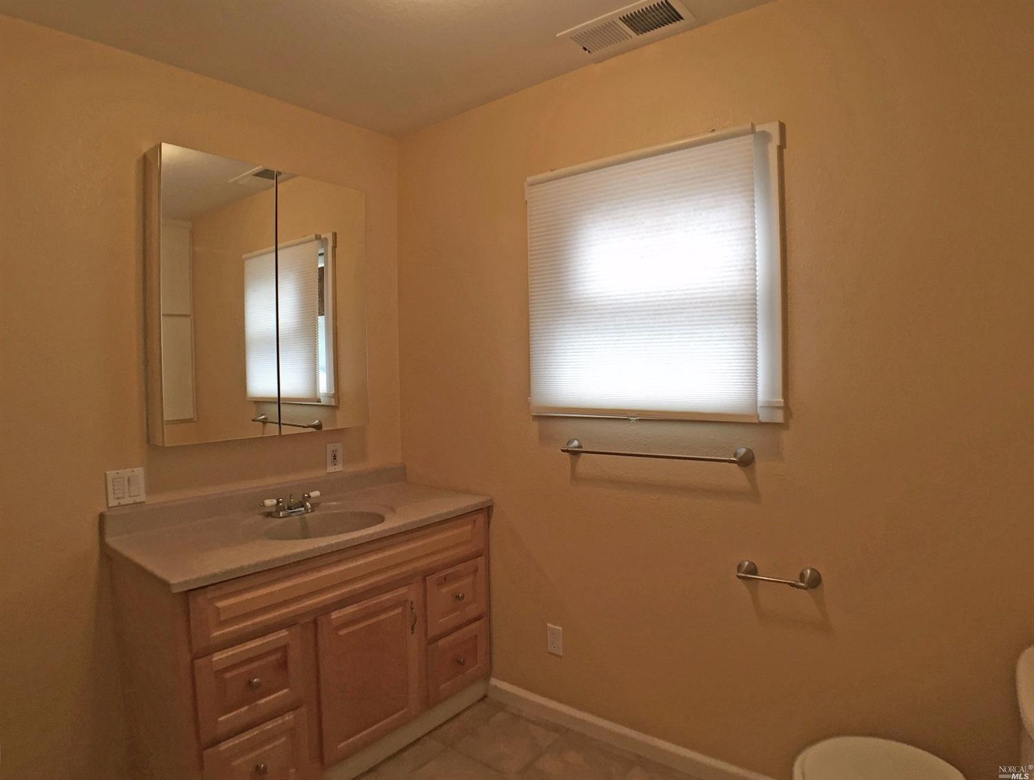 535 S Spring St, Ukiah, CA 95482 photo 28