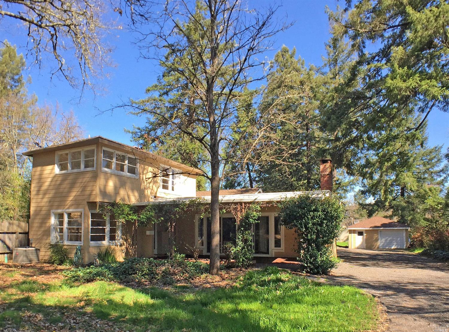 535 S Spring St, Ukiah, CA 95482 photo 1