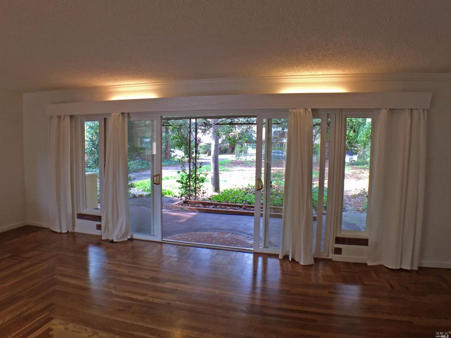 535 S Spring St, Ukiah, CA 95482 photo 8