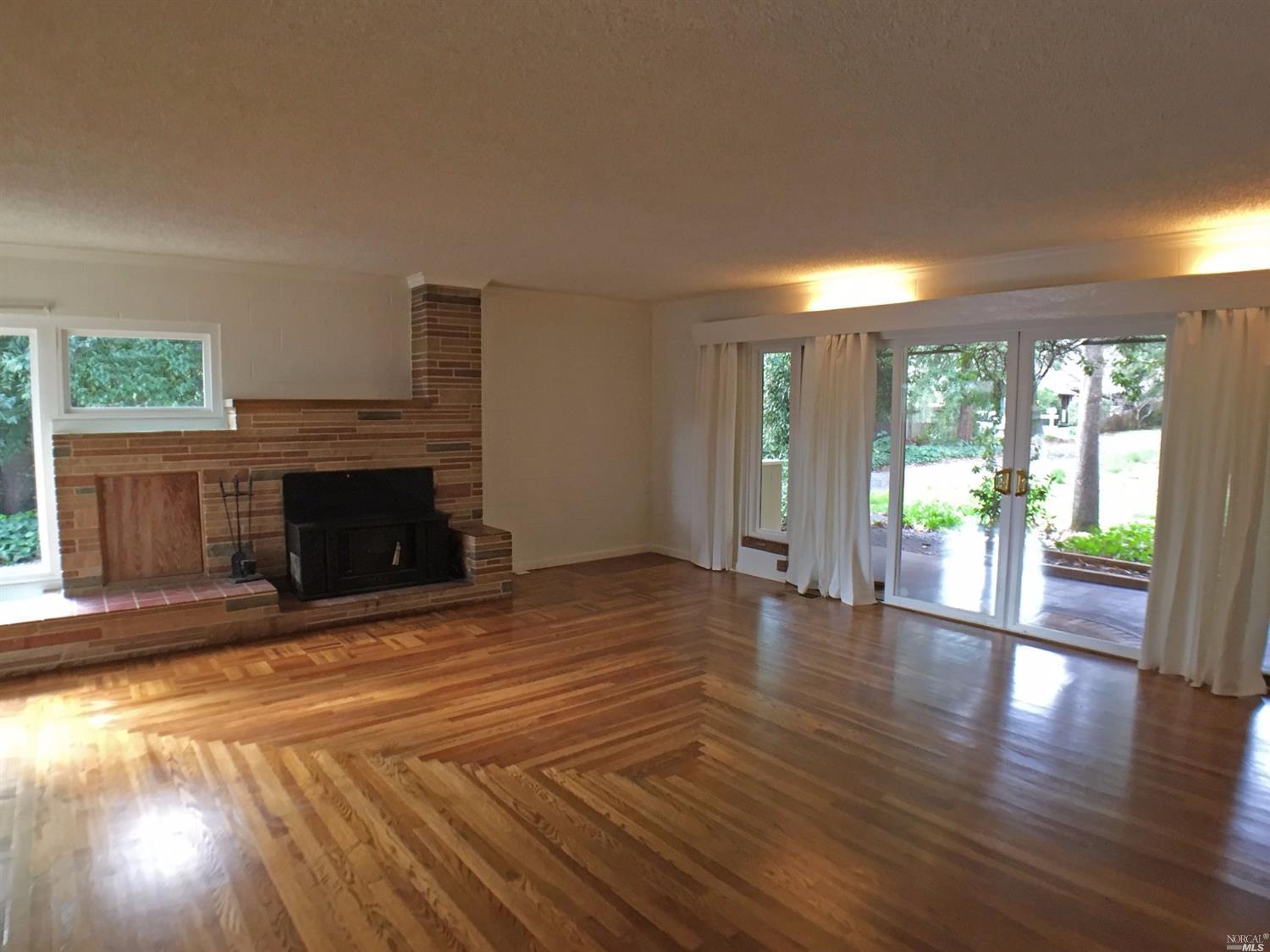535 S Spring St, Ukiah, CA 95482 photo 7