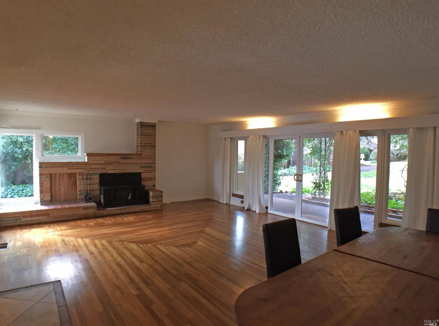 535 S Spring St, Ukiah, CA 95482 photo 6