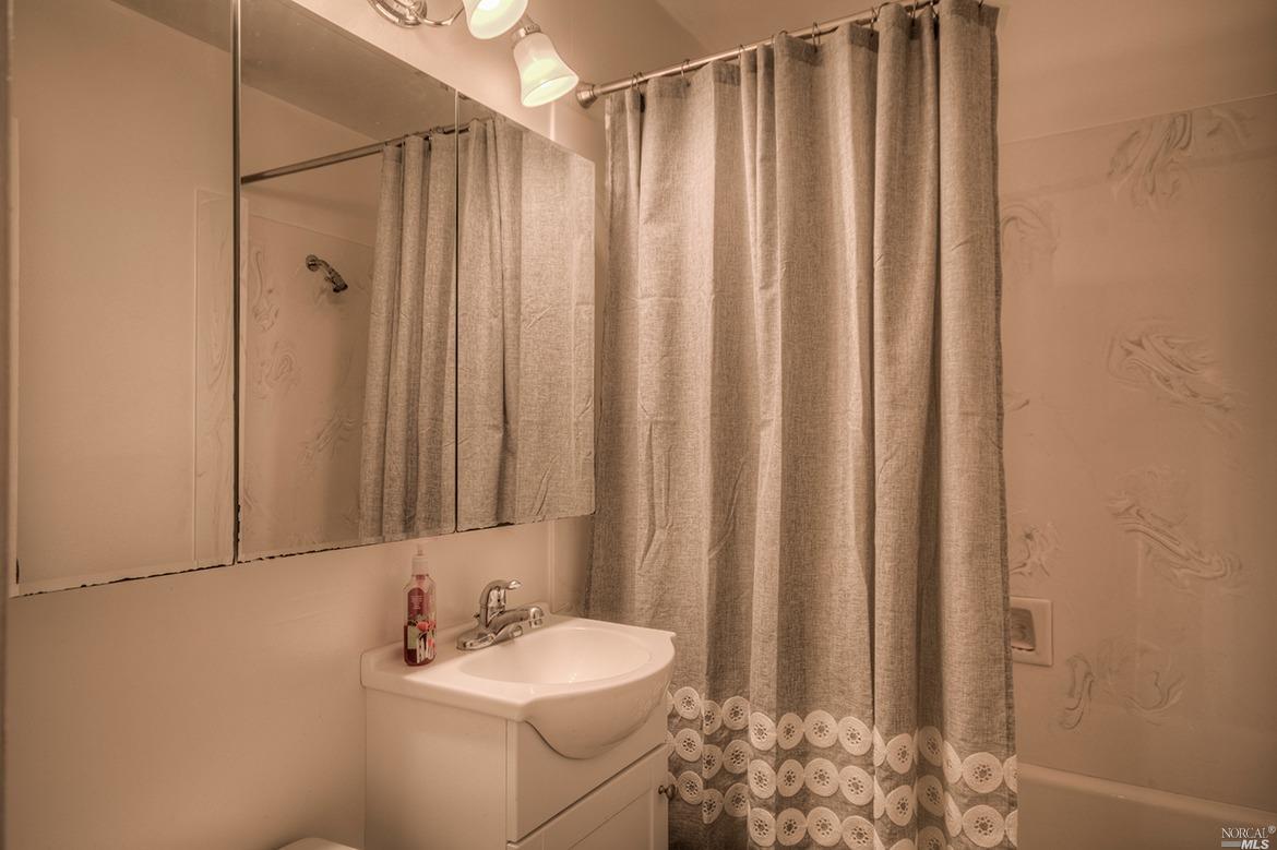 132 Webster St, Vallejo, CA 94591 photo 20