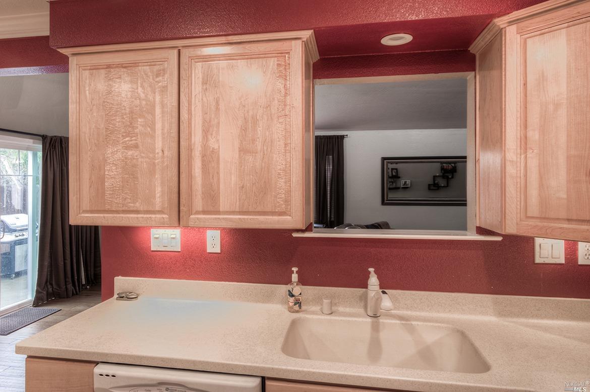 132 Webster St, Vallejo, CA 94591 photo 9