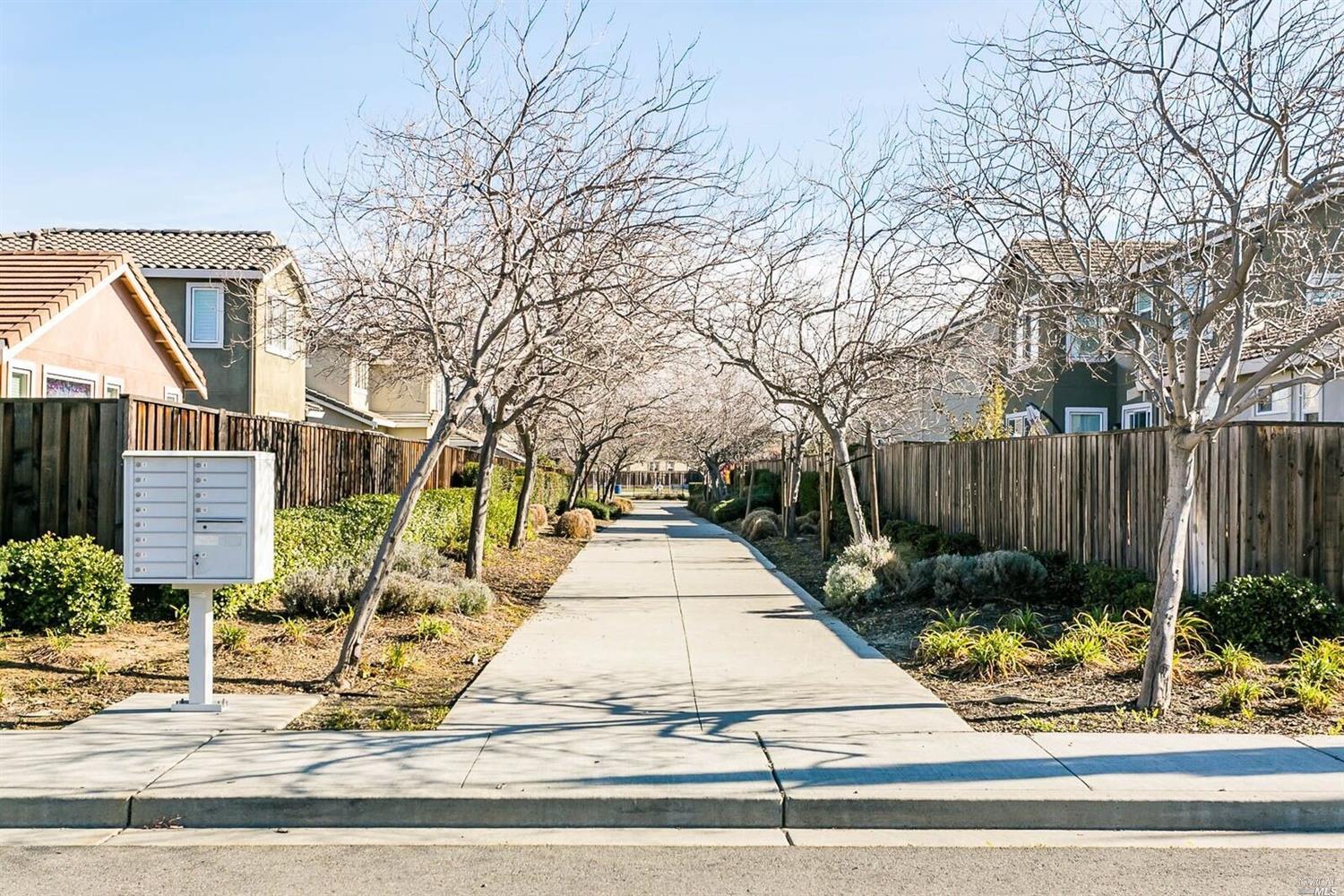 348 Tilden Cir, Vacaville, CA 95688 photo 4