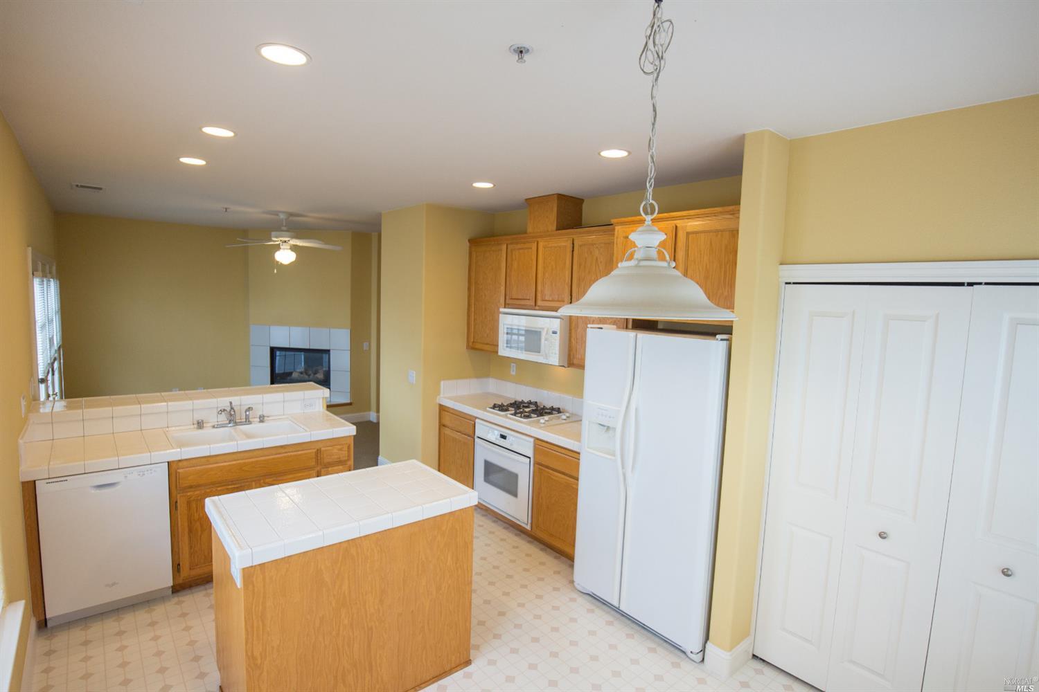 9026 Windsor Rd, Windsor, CA 95492 photo 3