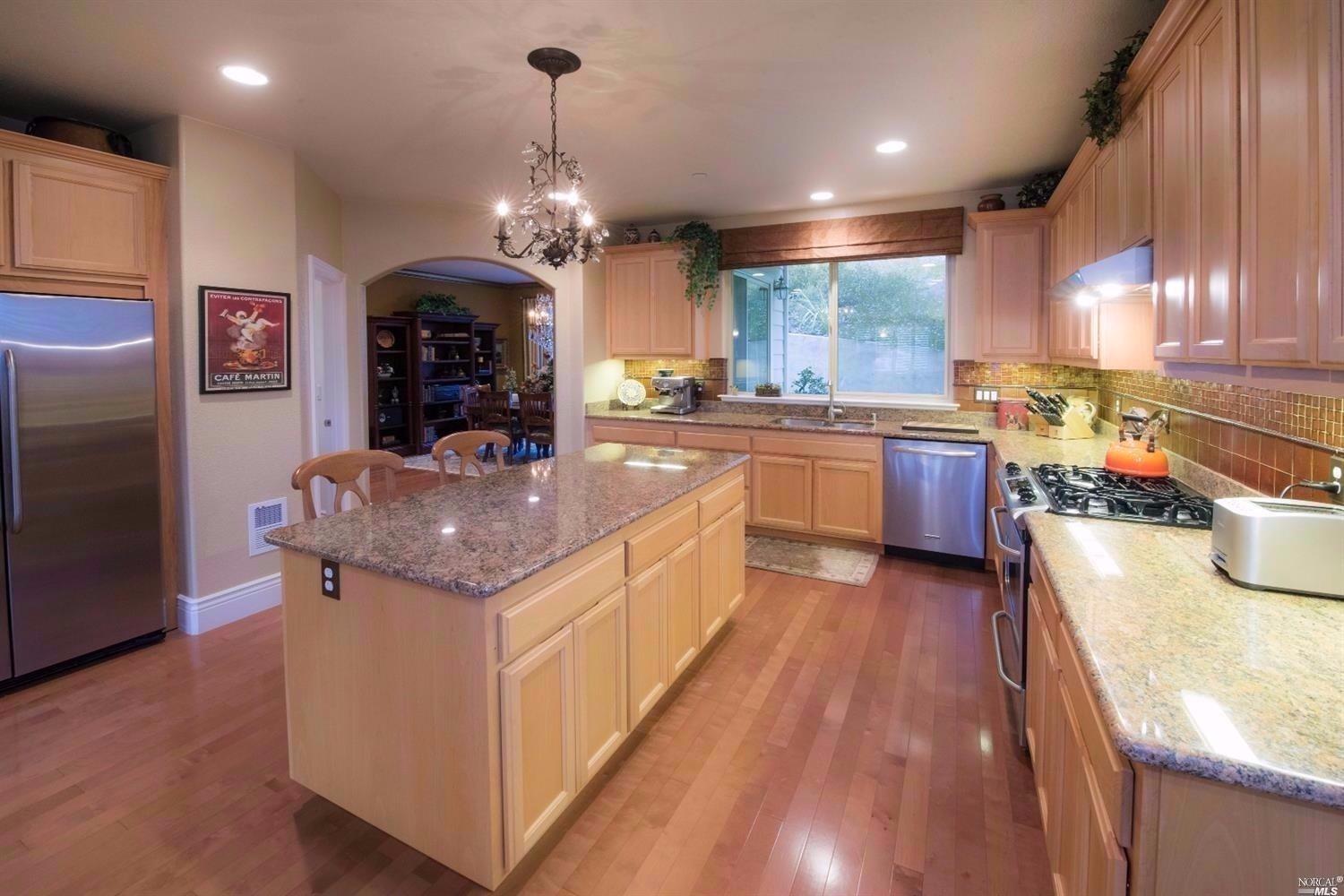 832 Reichert Ave, Novato, CA 94945 photo 4