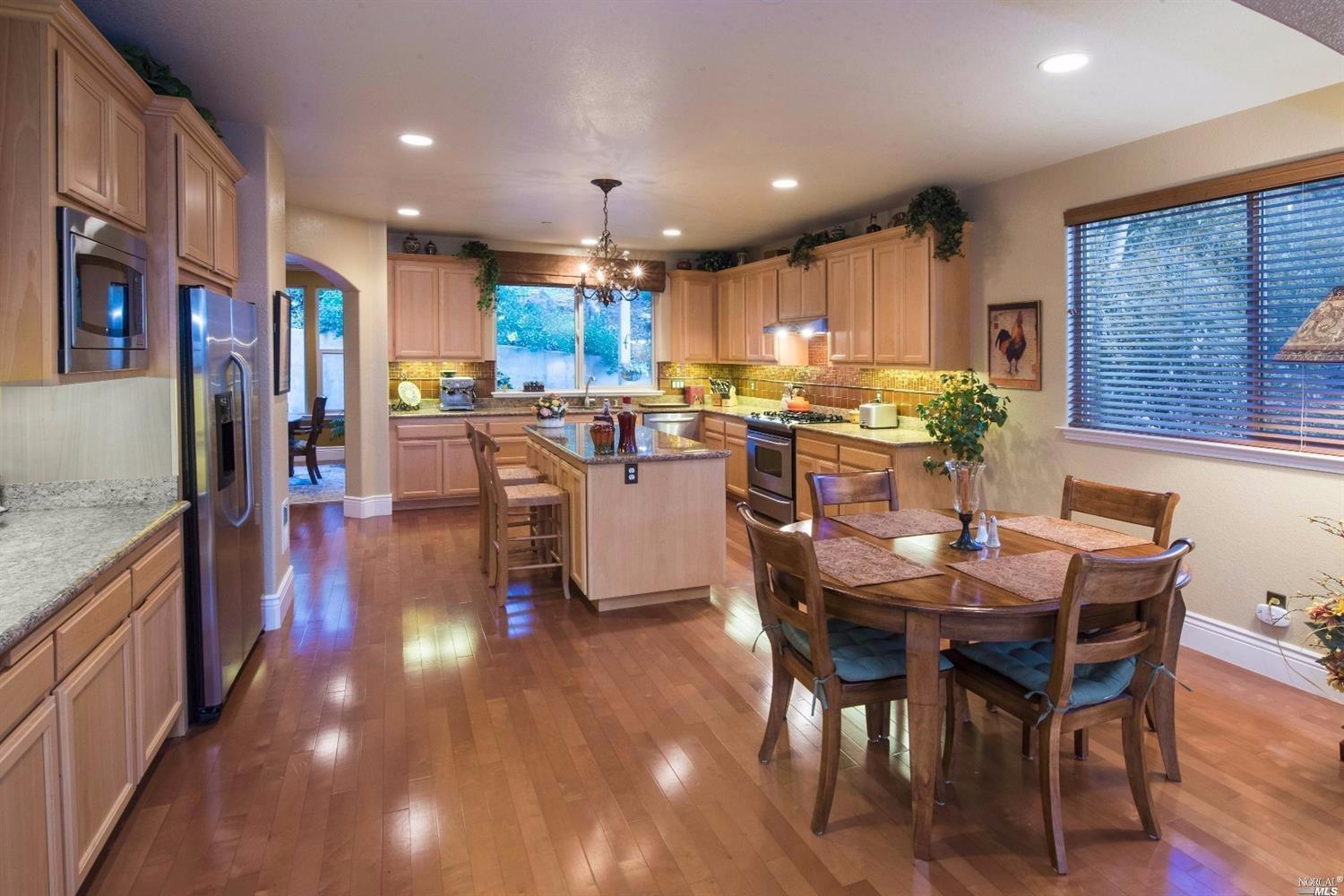 832 Reichert Ave, Novato, CA 94945 photo 5