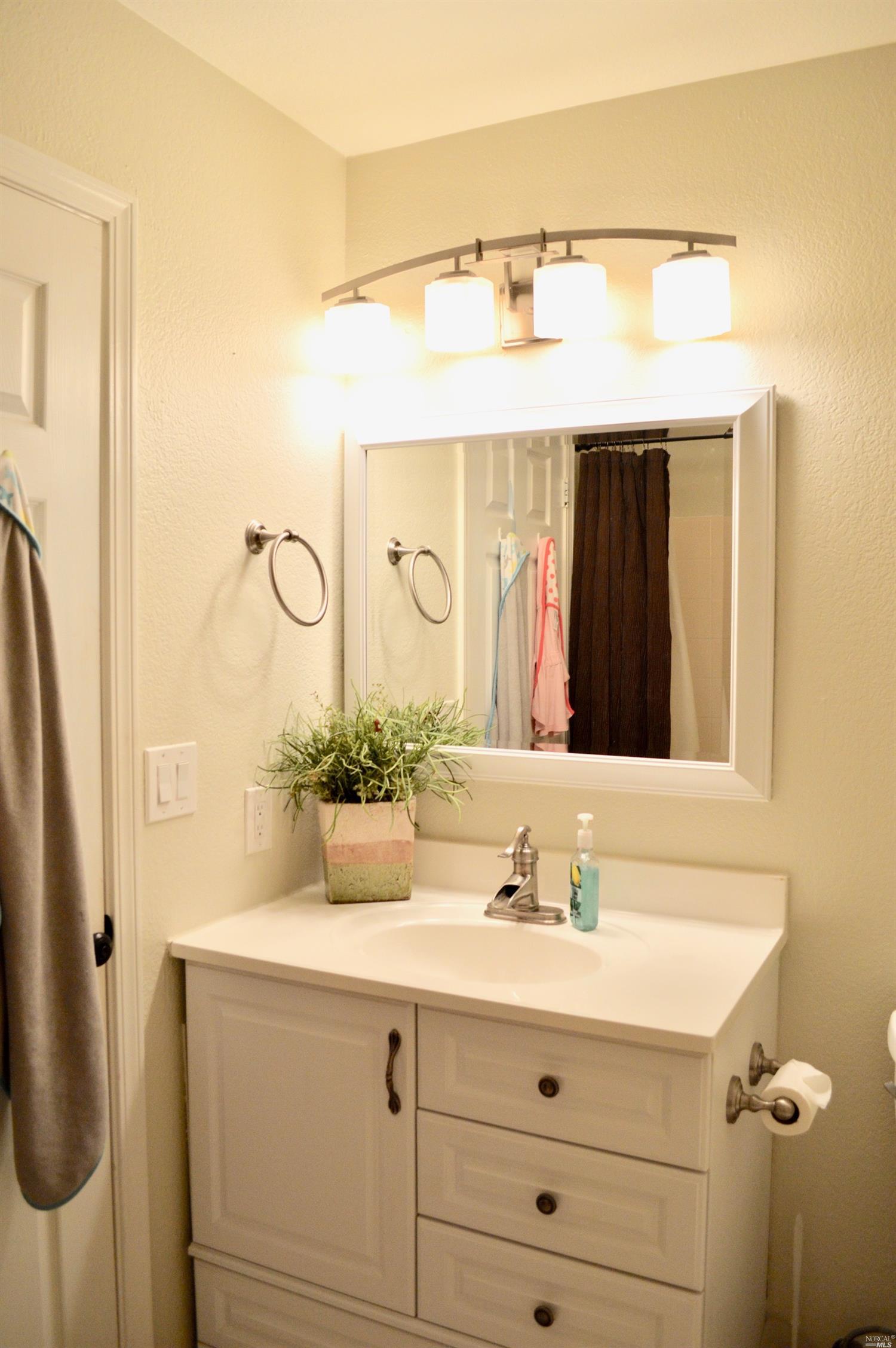 1895 Commons Ct, Windsor, CA 95492 photo 16