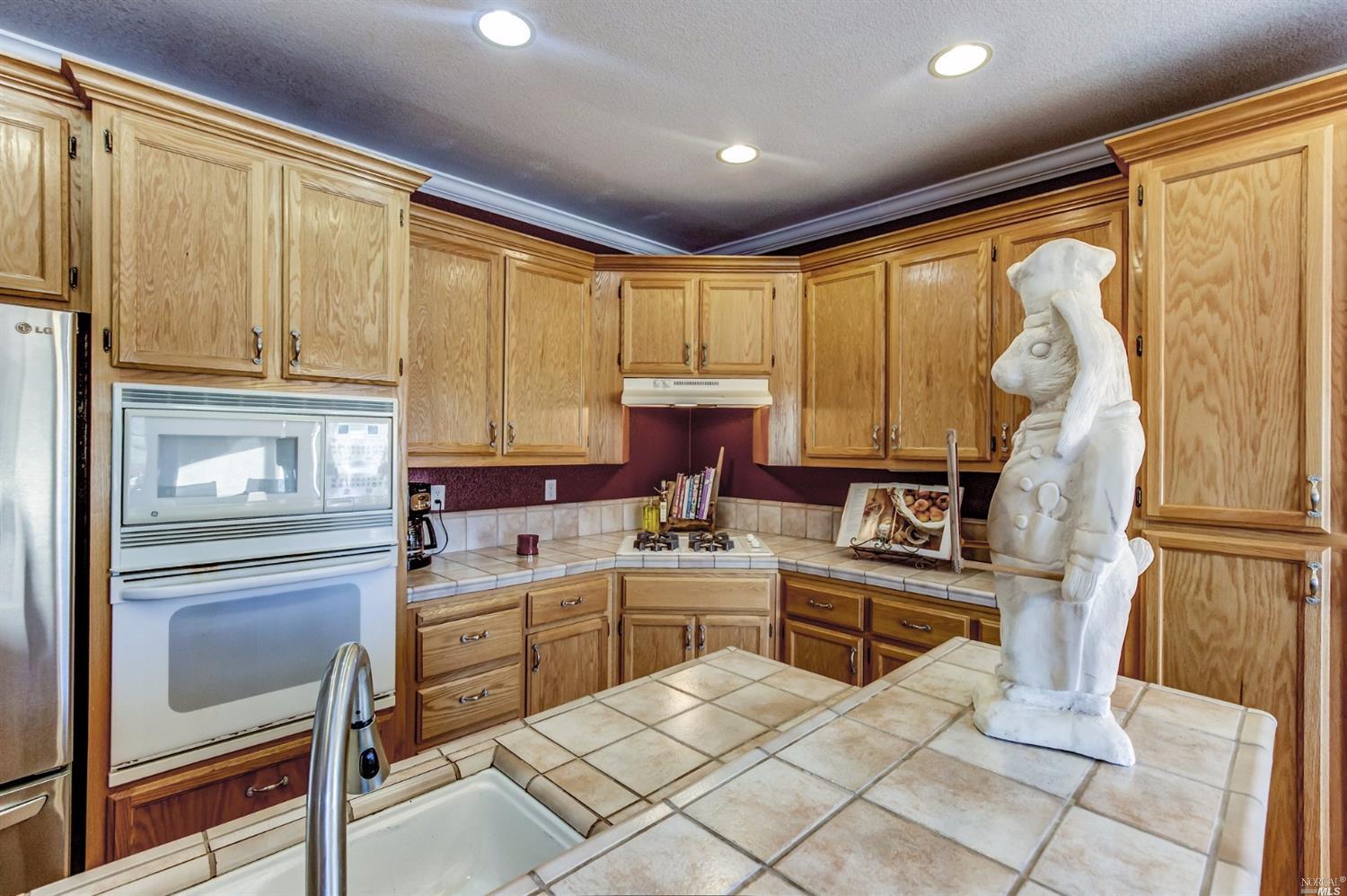6454 Eagle Ridge Dr, Vallejo, CA 94591 photo 14