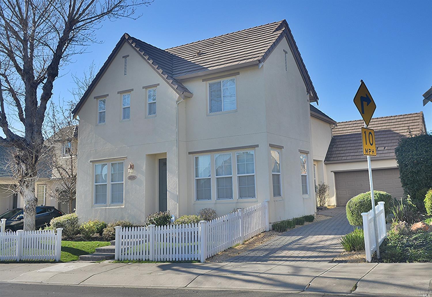 4219 Rose Arbor Way, Vallejo, CA 94591 photo 2
